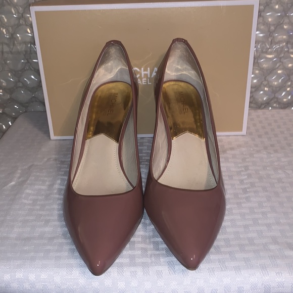 Michael Kors - Picture 2 of 7